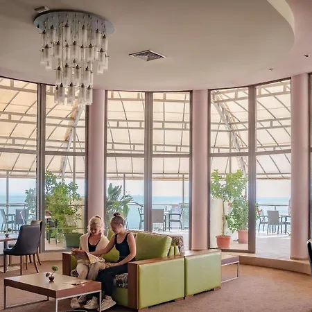 Golden Park 4* Goudstrand