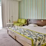 Golden Park - Hotel