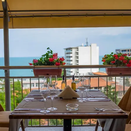 Parkhotel Golden - Отель 4*