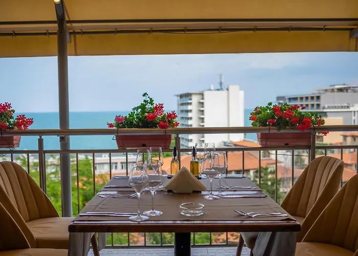 Golden Park Hotel 4*